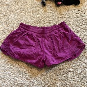 Lululemon Magenta Hotty Hot 2.5” Short